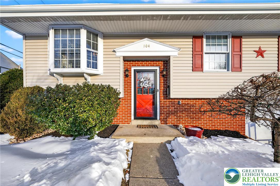 104 El Reno Avenue Nazareth, PA 18064 - Photo 4 of 52