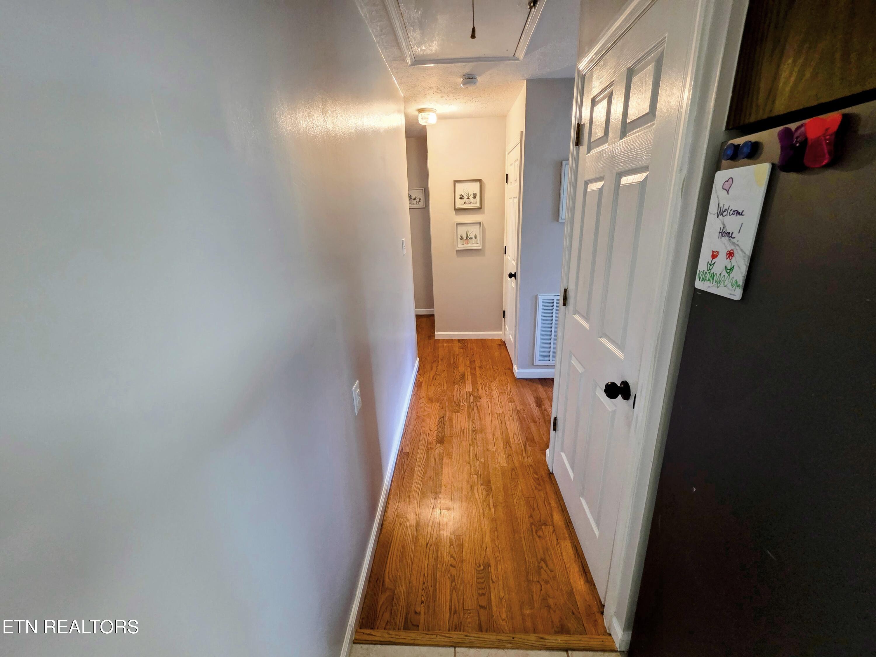 3625 Cunningham Road Knoxville, TN 37918 - Photo 25 of 35 HALLWAY