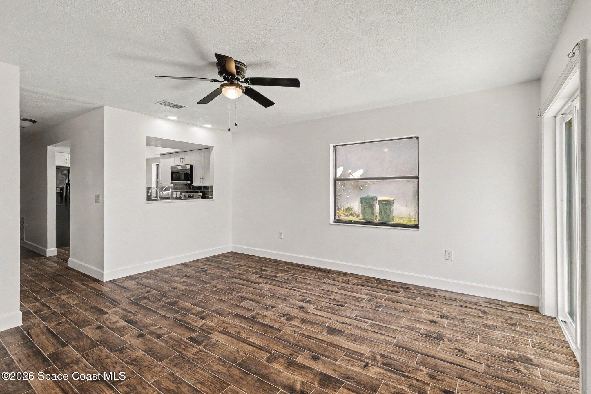 2177 Stewart Road Melbourne, FL 32935 - Photo 5 of 17 006_file_6048