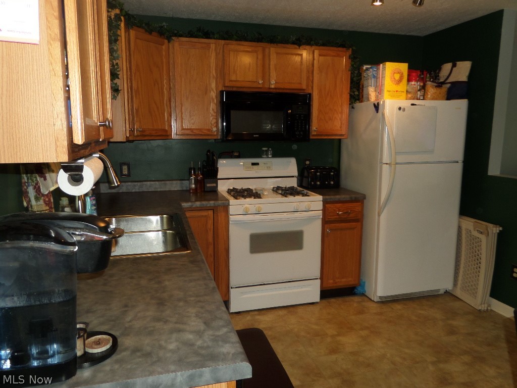 4702 New Road Youngstown, OH 44515 - Photo 11 of 35 Gallery Image 11