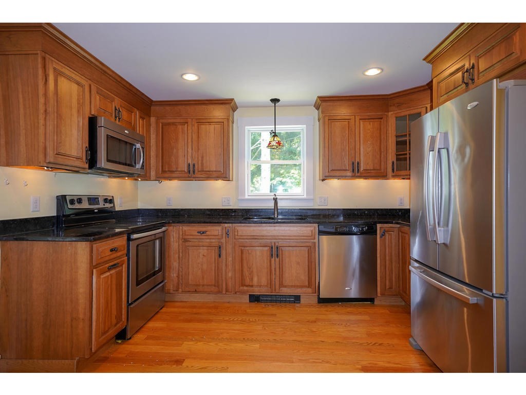 27 Langen Road Lancaster, MA 01523 - Photo 6 of 20