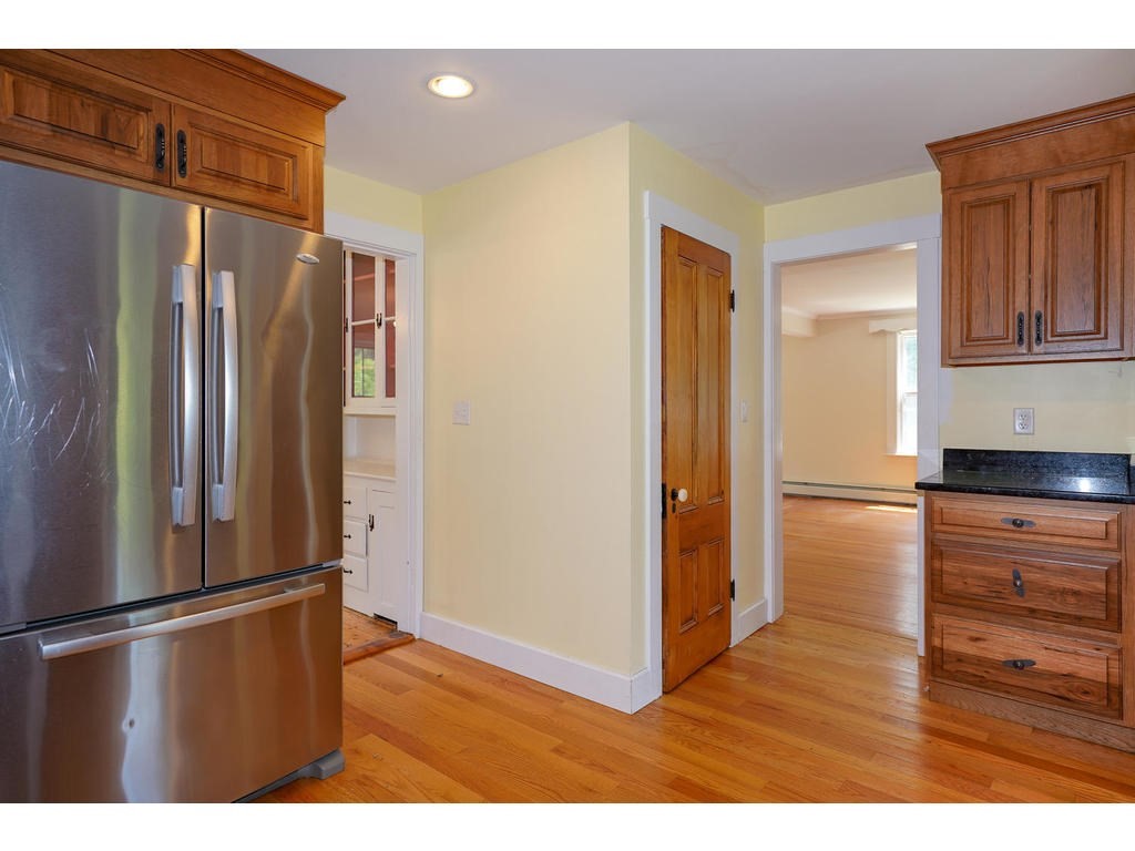 27 Langen Road Lancaster, MA 01523 - Photo 7 of 20