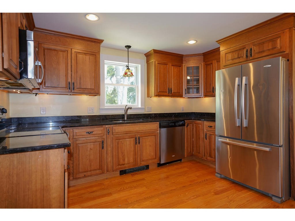 27 Langen Road Lancaster, MA 01523 - Photo 8 of 20