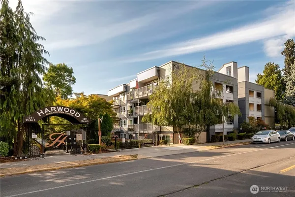 $2,300 | 1311 12th Avenue South, Unit D202, Seattle, WA 98144