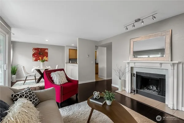 $2,300 | 1311 12th Avenue South, Unit D202, Seattle, WA 98144
