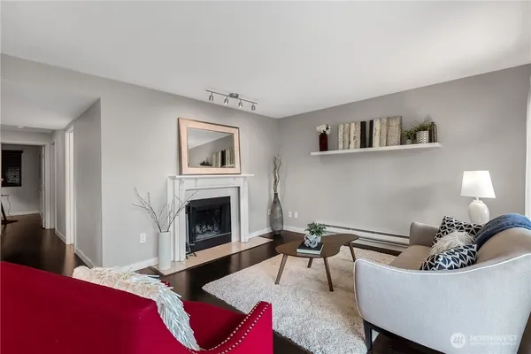 $2,300 | 1311 12th Avenue South, Unit D202, Seattle, WA 98144