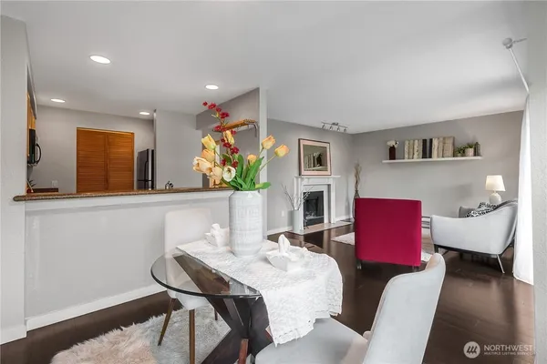 $2,300 | 1311 12th Avenue South, Unit D202, Seattle, WA 98144