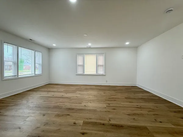 $2,500 | 14916 Langley Avenue, Dolton, IL 60419