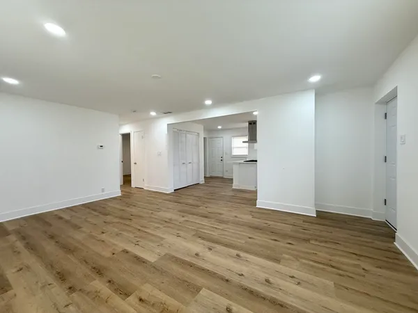 $2,500 | 14916 Langley Avenue, Dolton, IL 60419