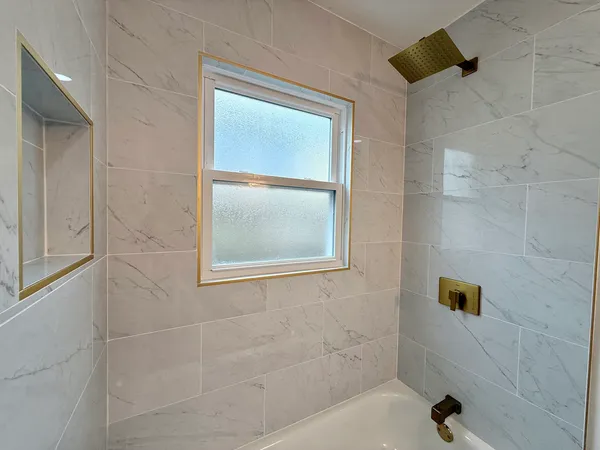 $2,500 | 14916 Langley Avenue, Dolton, IL 60419