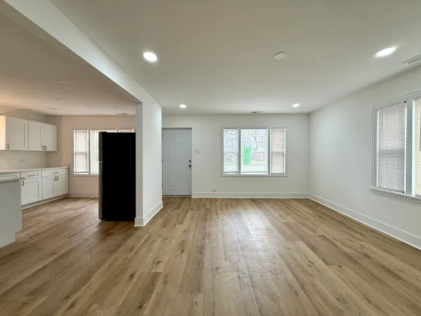 $2,500 | 14916 Langley Avenue, Dolton, IL 60419