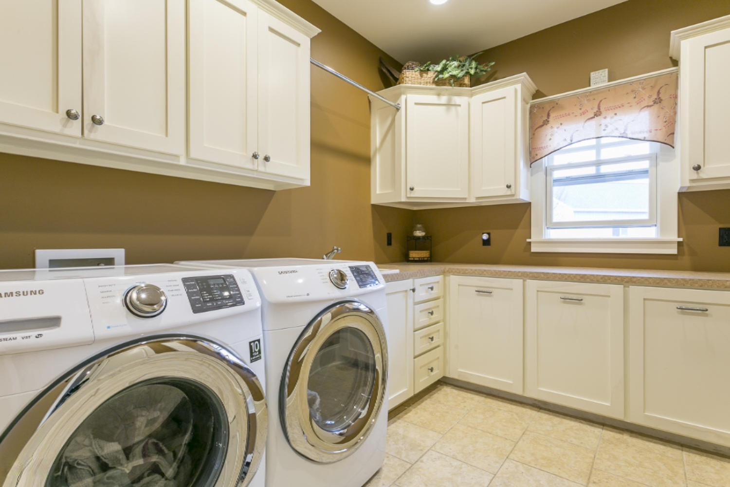 4271 Riley Street Hudsonville, MI 49426 - Photo 19 of 39 Laundry Room