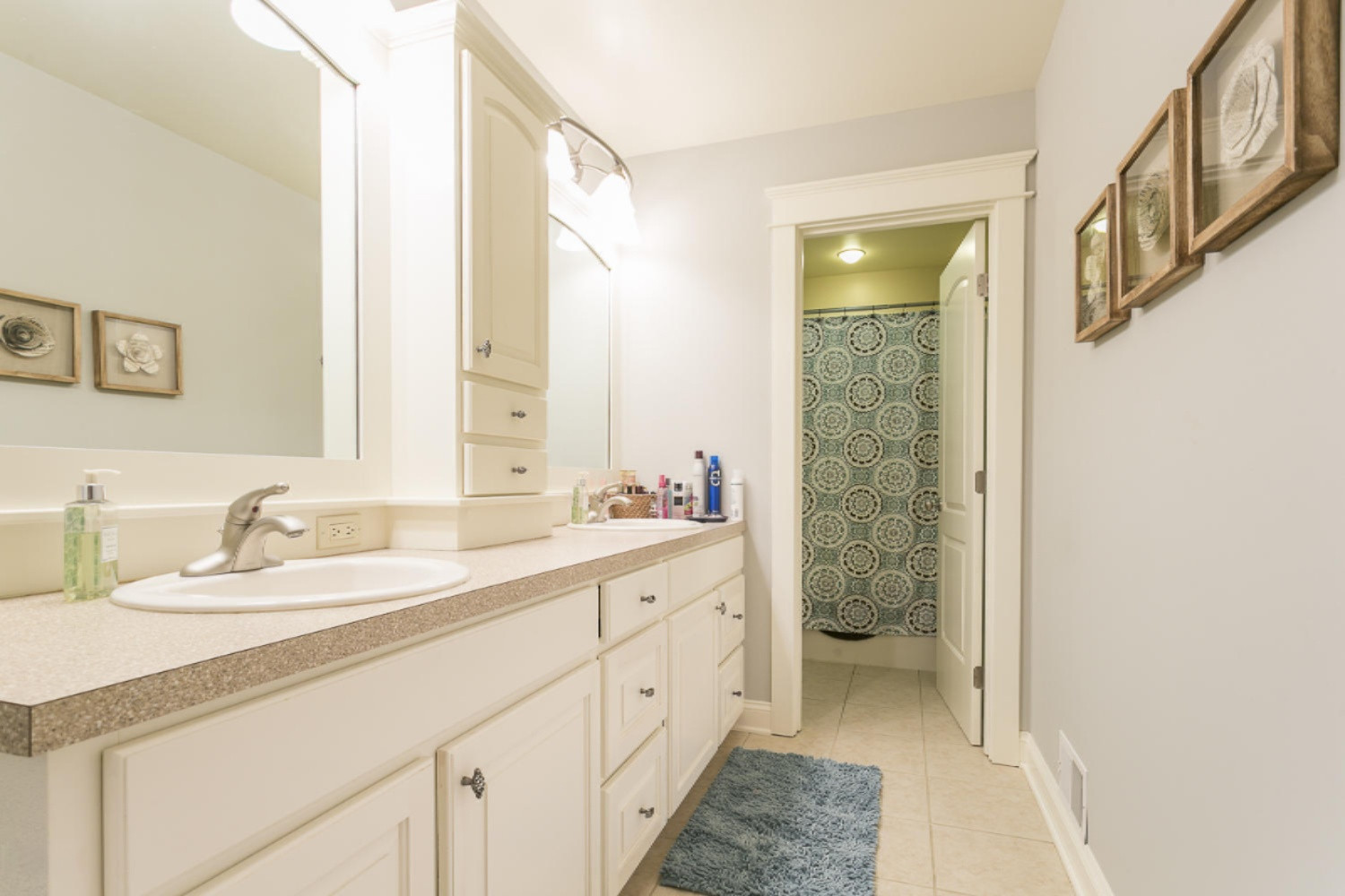 4271 Riley Street Hudsonville, MI 49426 - Photo 33 of 39 2nd Floor Bath