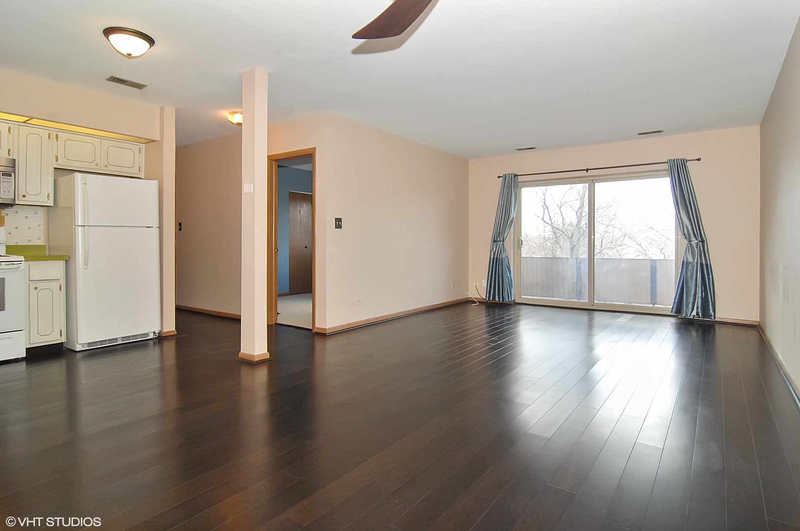 4125 North Keystone Avenue, Unit 403 Chicago, IL 60641 - Photo 3 of 10
