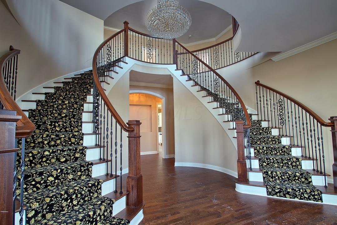 8043 Patterson Road Hilliard, OH 43026 - Photo 3 of 70