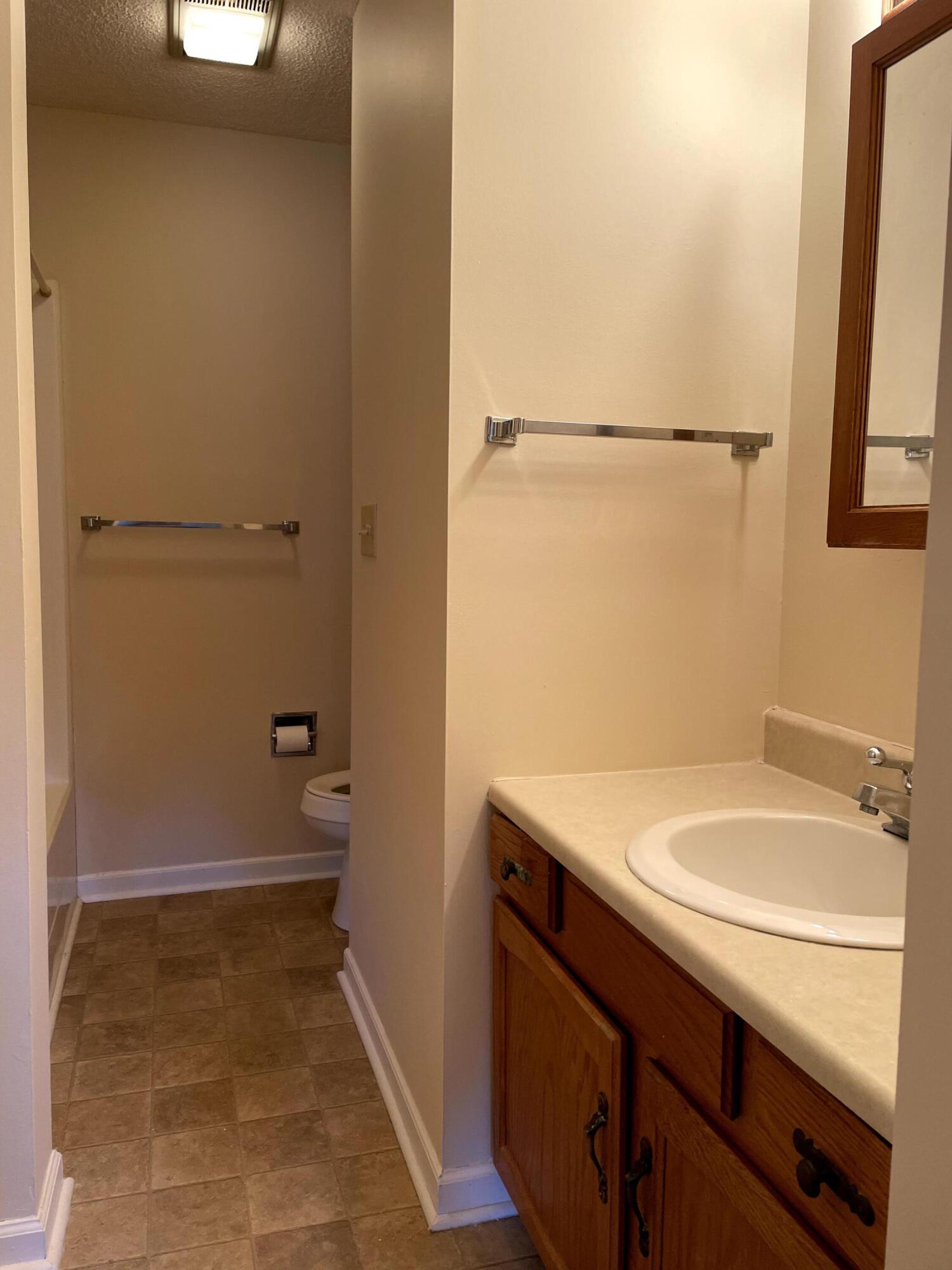 112 Scotland Road, Unit B4 Kingsport, TN 37660 - Photo 12 of 18 A6AC082A-8AED-461C-A902-452570260668
