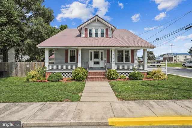 $299,000 | 713 East Grove Street, Delmar, DE 19940