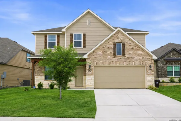 $2,700 | 12611 Auriga, San Antonio, TX 78245