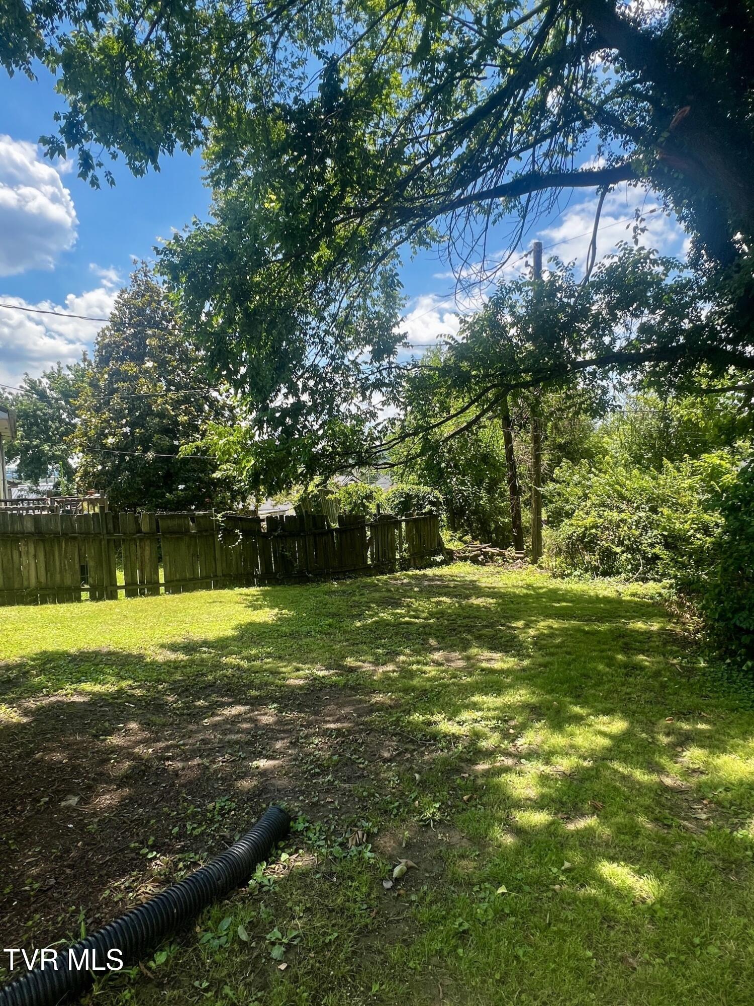209 East Ravine Road Kingsport, TN 37660 - Photo 10 of 12 C3EA38CC-FC44-4224-AE3D-82E389F4F54E