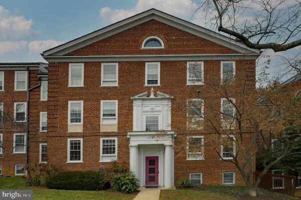 $2,450 | 3541 39th Street Northwest, Unit C507, Washington, DC 20016