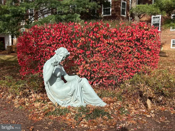 $2,450 | 3541 39th Street Northwest, Unit C507, Washington, DC 20016