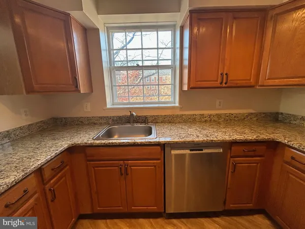 $2,695 | 3541 39th Street Northwest, Unit C507, Washington, DC 20016