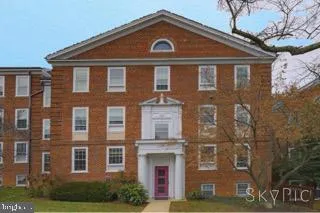 $2,695 | 3541 39th Street Northwest, Unit C507, Washington, DC 20016