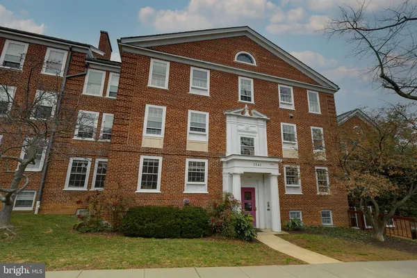 $2,450 | 3541 39th Street Northwest, Unit C507, Washington, DC 20016