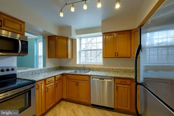 $2,695 | 3541 39th Street Northwest, Unit C507, Washington, DC 20016