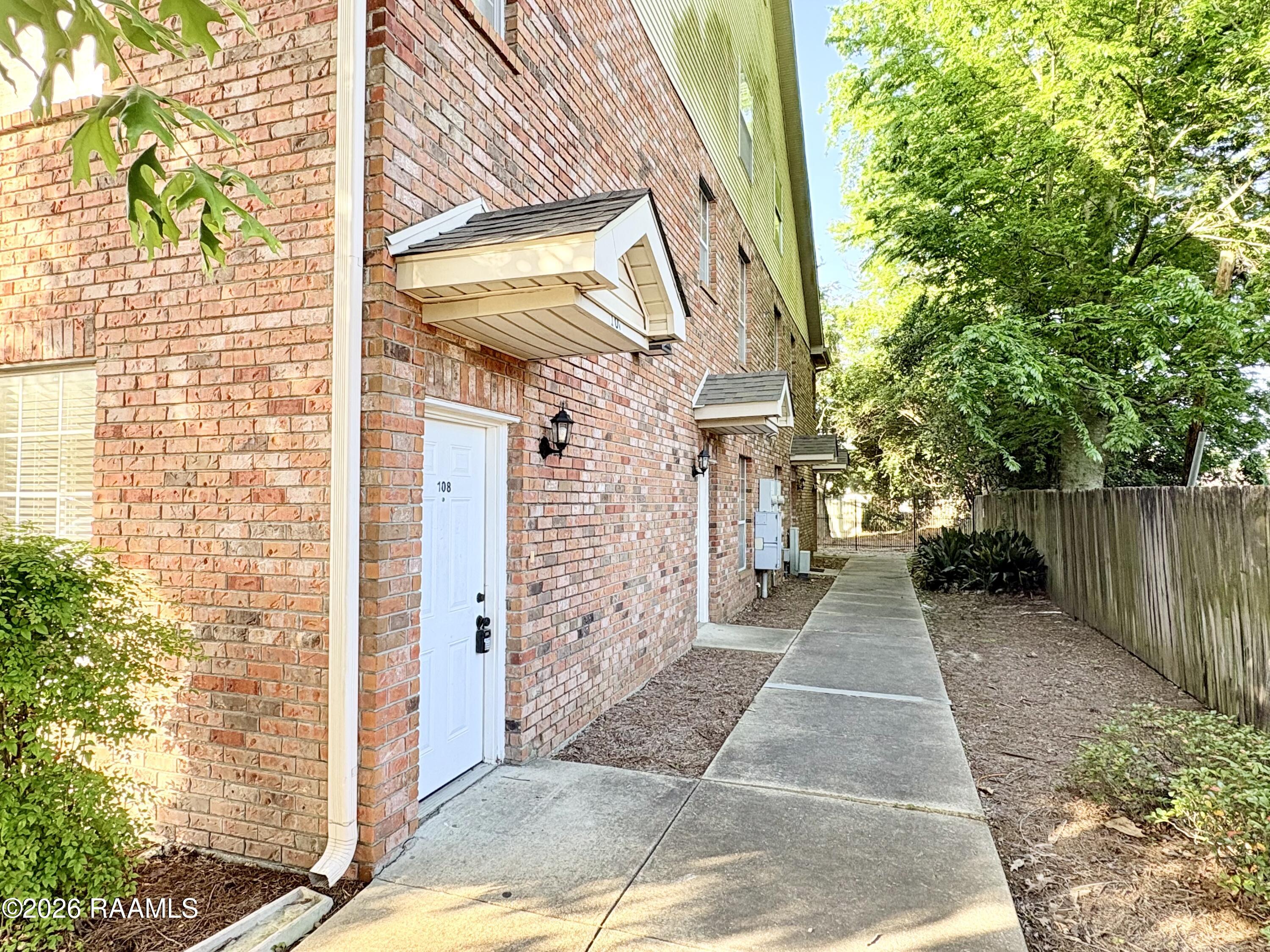 4441 Burbank Drive, Unit 108 Baton Rouge, LA 70820 - Photo 1 of 17 IMG_5934