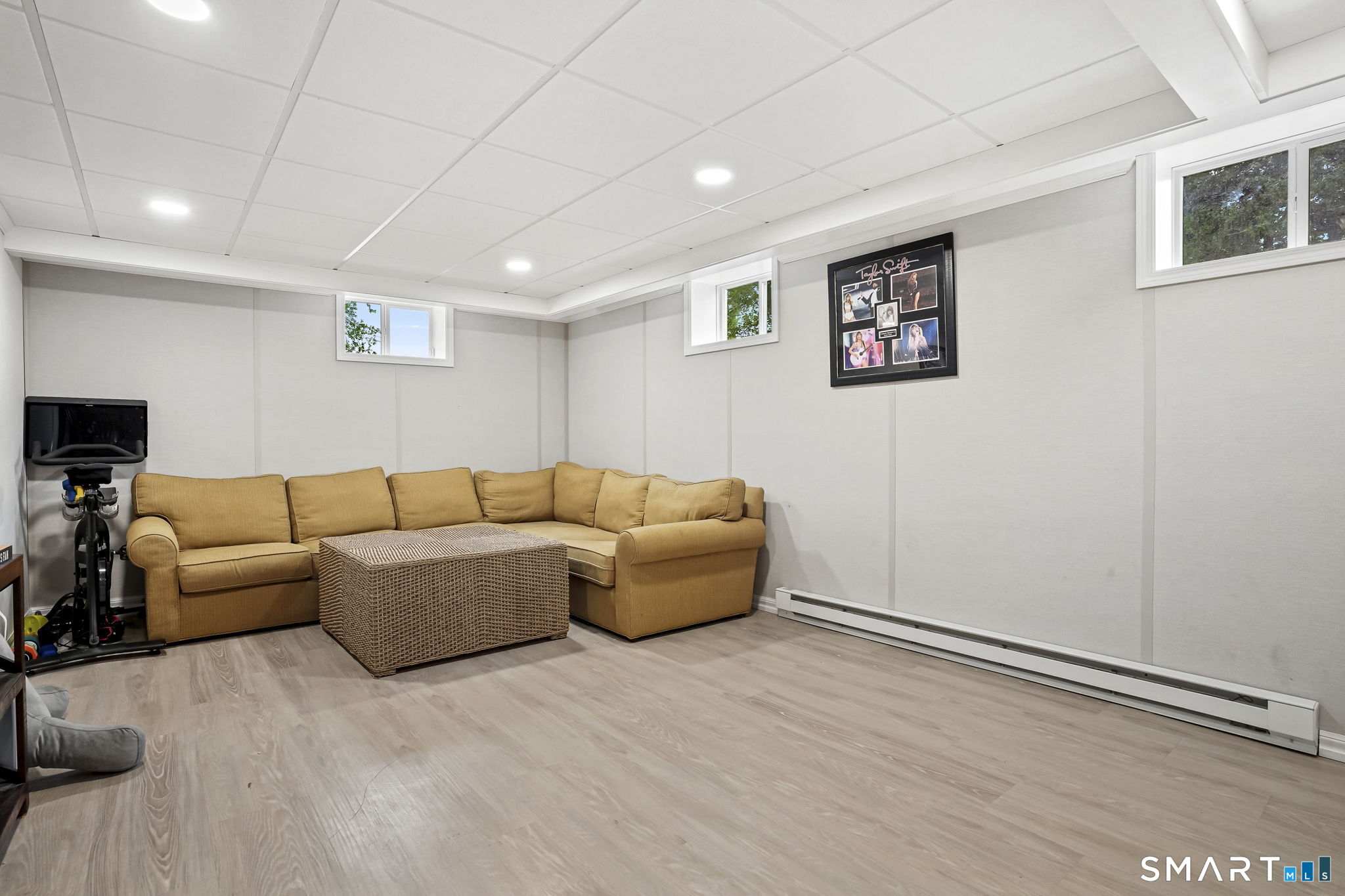 39 North Main Street Sharon, CT 06069 - Photo 23 of 37