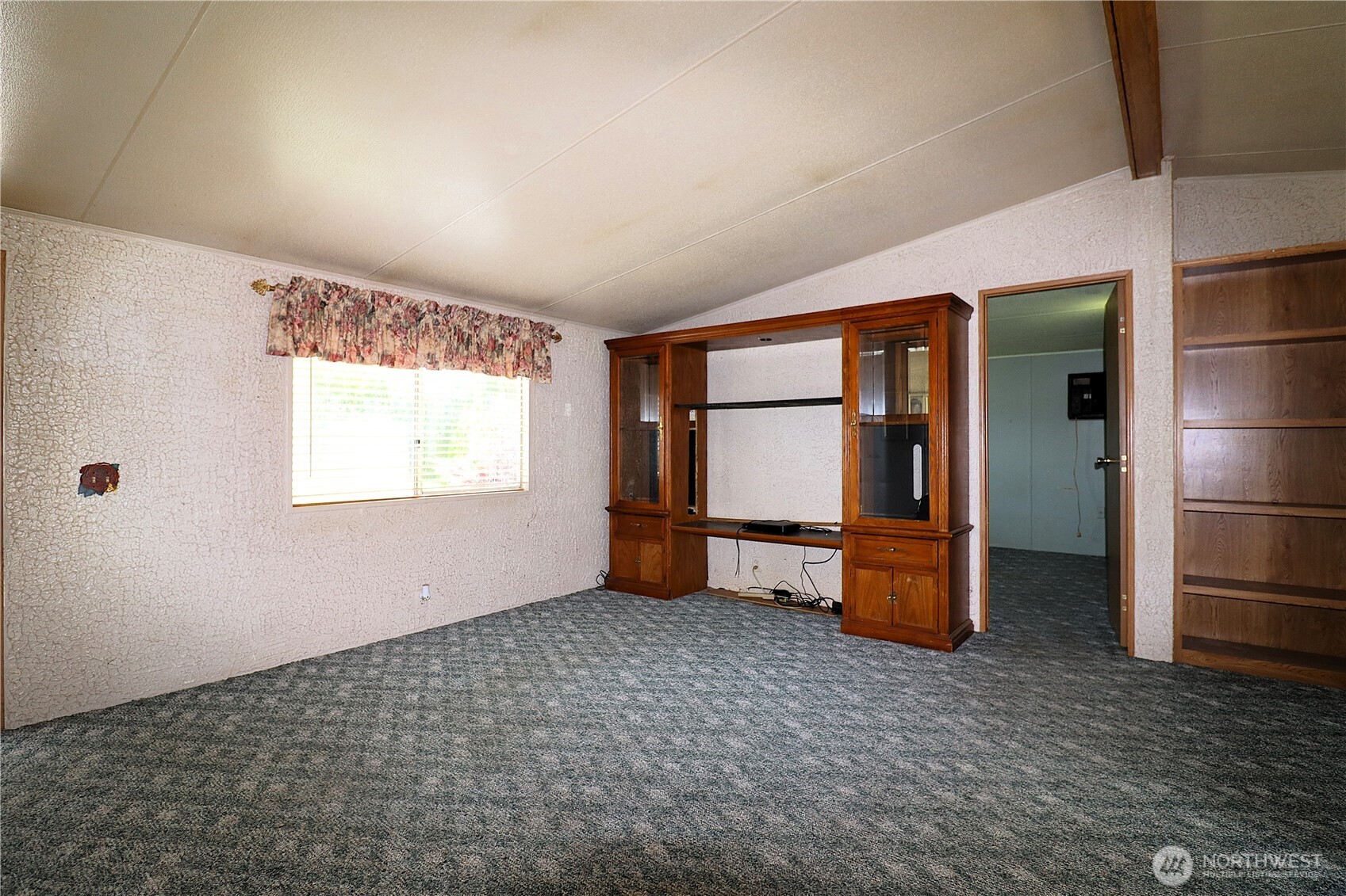214 Chapman Road, Unit 8 Castle Rock, WA 98611 - Photo 14 of 40