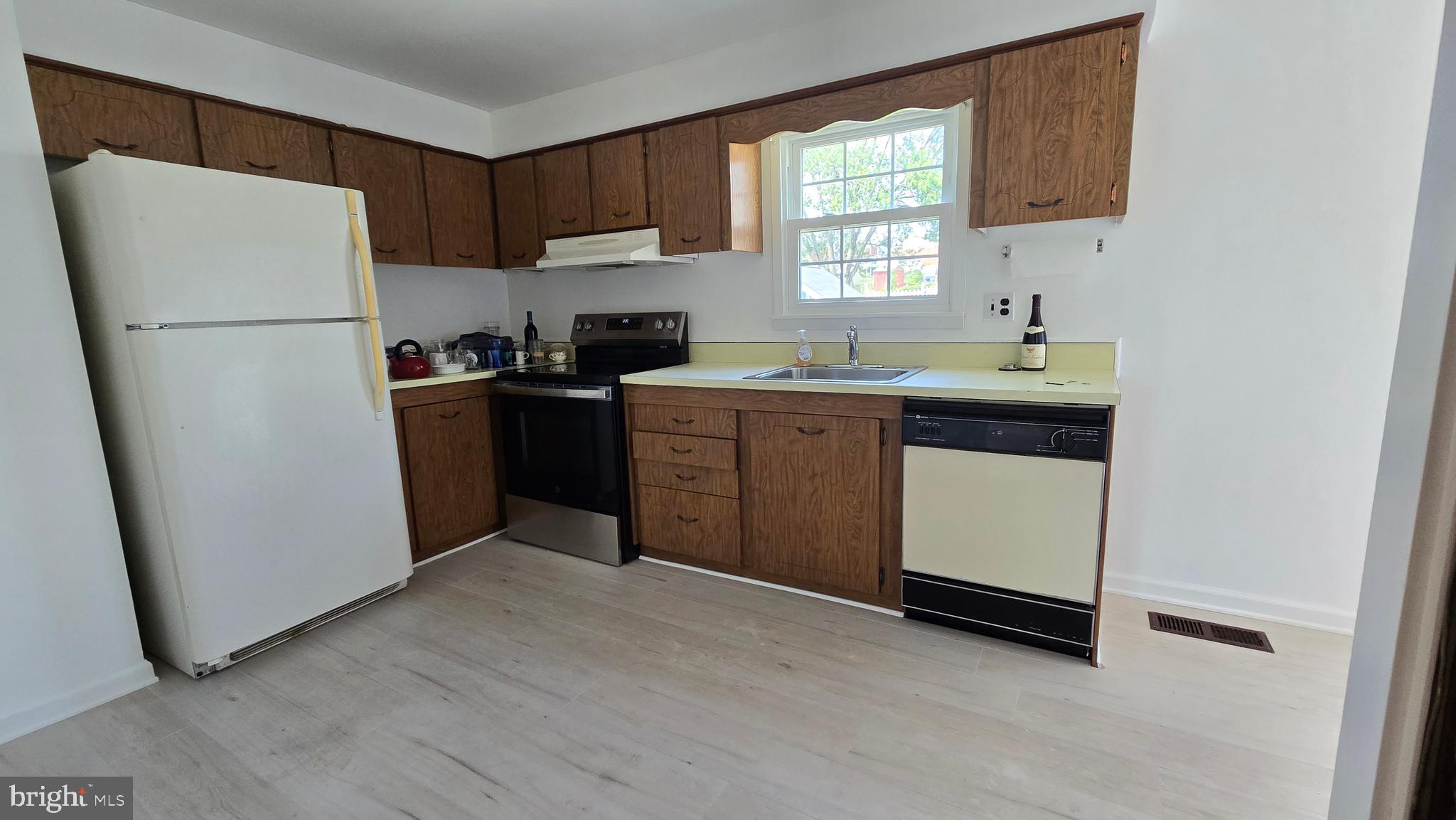 1016 Grovehill Road Baltimore, MD 21227 - Photo 24 of 65 Gallery Image 24