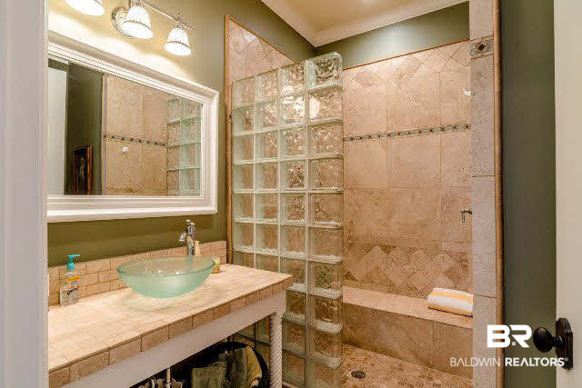 135 Augusta Court Fairhope, AL 36532 - Photo 22 of 45 Guest Suite Bath