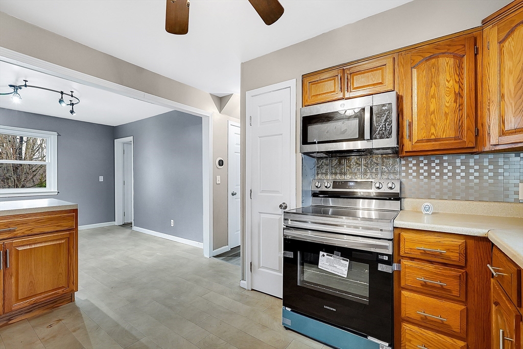 965 Cronin Road Warren, MA 01585 - Photo 11 of 38