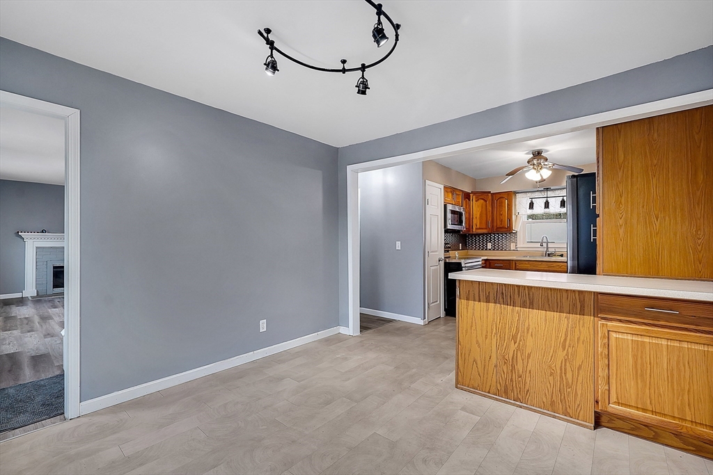 965 Cronin Road Warren, MA 01585 - Photo 13 of 38