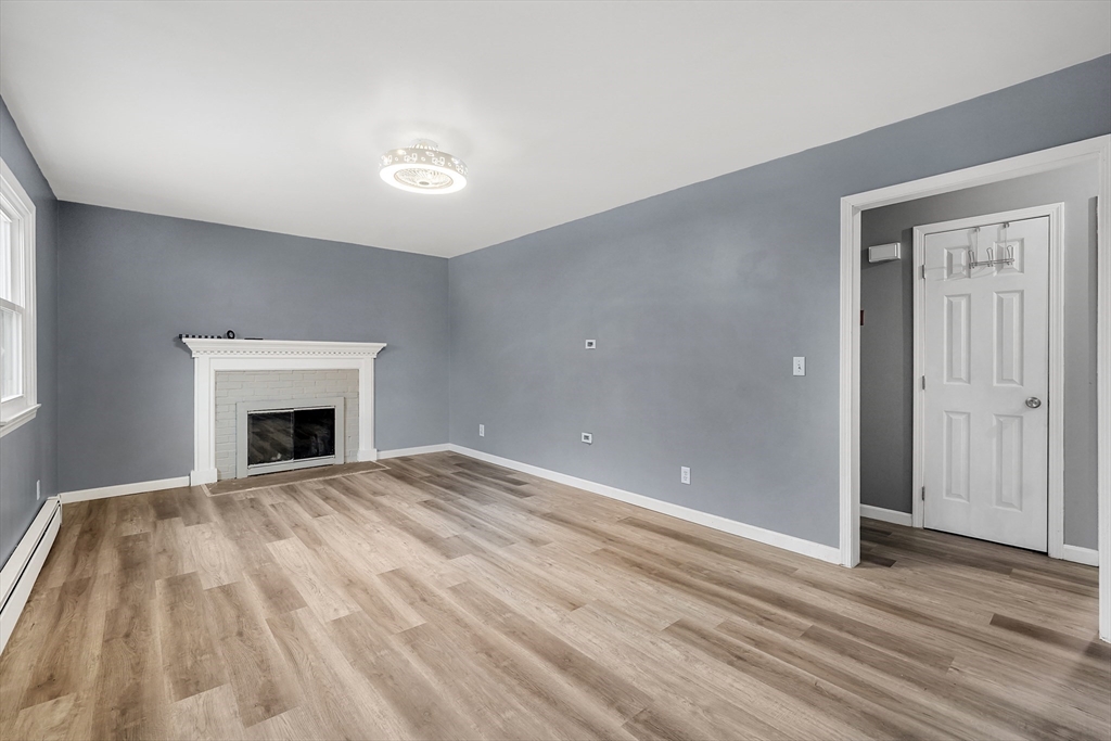 965 Cronin Road Warren, MA 01585 - Photo 4 of 38