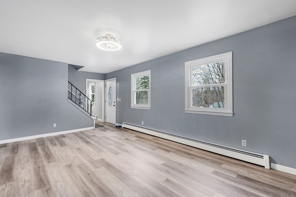 965 Cronin Road Warren, MA 01585 - Photo 6 of 38