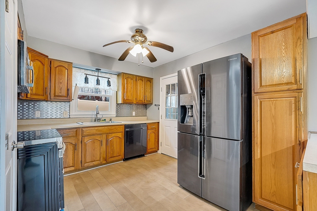 965 Cronin Road Warren, MA 01585 - Photo 10 of 38