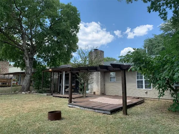 $2,300 | 201 Starbright Drive, Austin, TX 78745