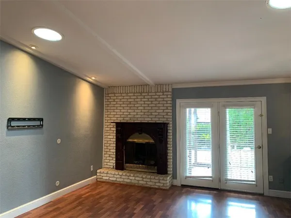 $2,300 | 201 Starbright Drive, Austin, TX 78745