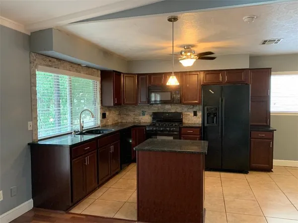 $2,300 | 201 Starbright Drive, Austin, TX 78745