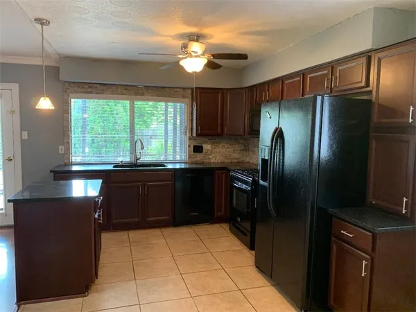 $2,300 | 201 Starbright Drive, Austin, TX 78745