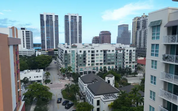 $2,500 | 600 South Dixie Highway, Unit 352, West Palm Beach, FL 33401