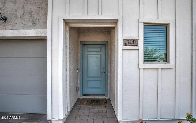 $1,995 | 2241 West Griswold Road, Phoenix, AZ 85021