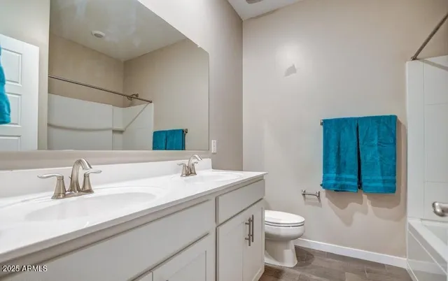 $1,995 | 2241 West Griswold Road, Phoenix, AZ 85021