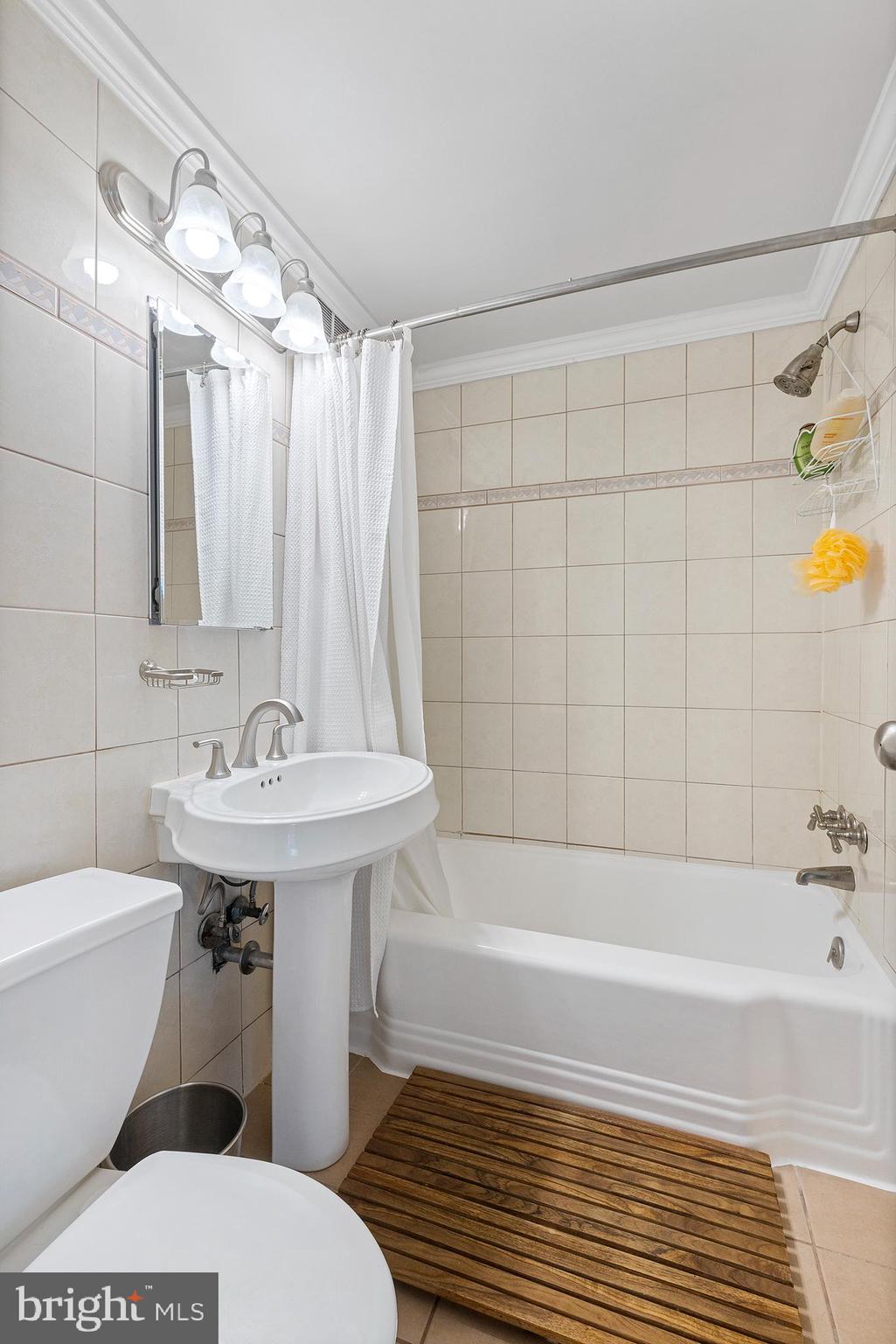 1810 Rittenhouse Square, Unit 911 Philadelphia, PA 19103 - Photo 11 of 27