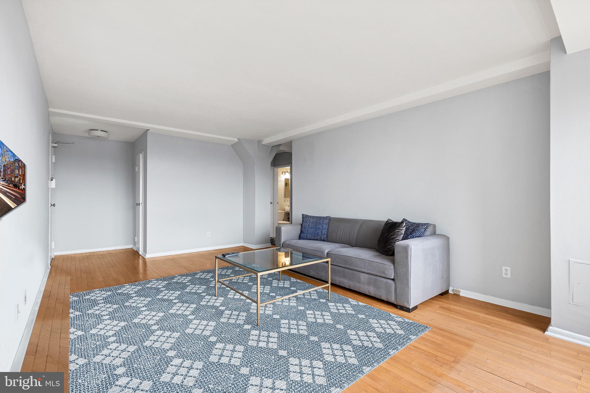 1810 Rittenhouse Square, Unit 911 Philadelphia, PA 19103 - Photo 5 of 27