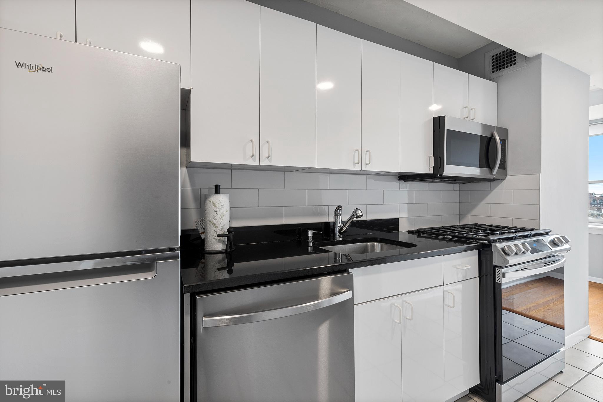 1810 Rittenhouse Square, Unit 911 Philadelphia, PA 19103 - Photo 8 of 27