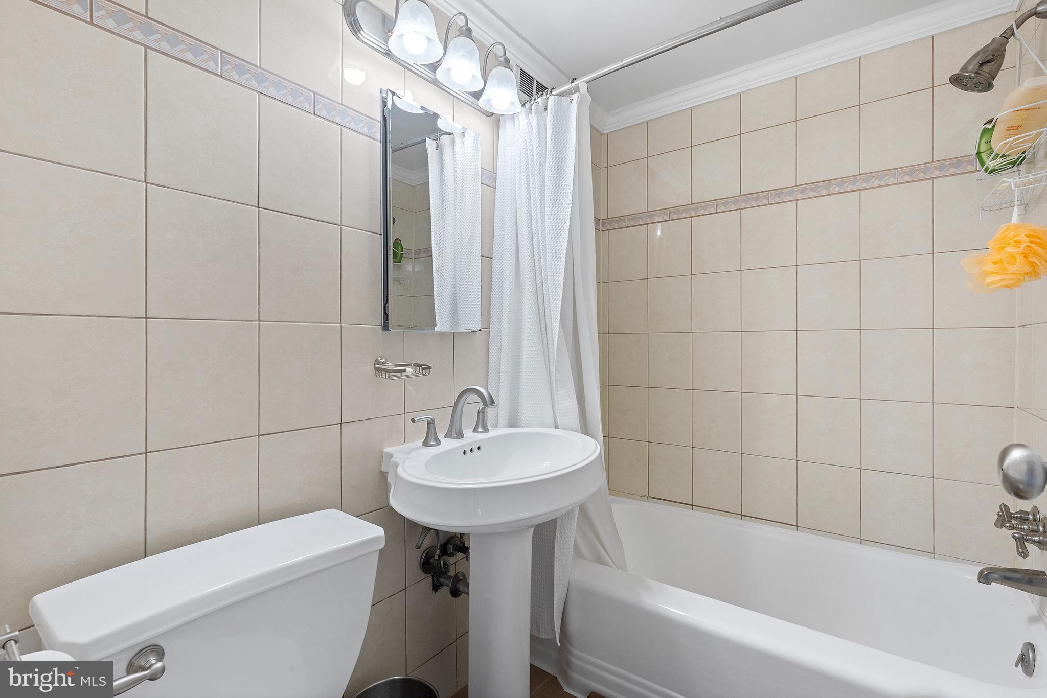 1810 Rittenhouse Square, Unit 911 Philadelphia, PA 19103 - Photo 10 of 27